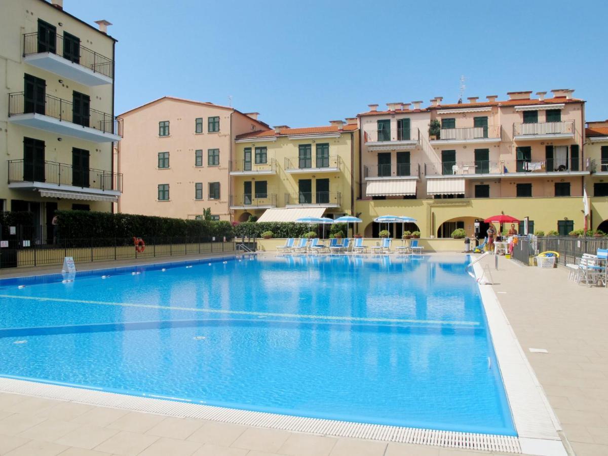 Apartment Cala Azzurra - Imp312 By Interhome Imperia Dış mekan fotoğraf