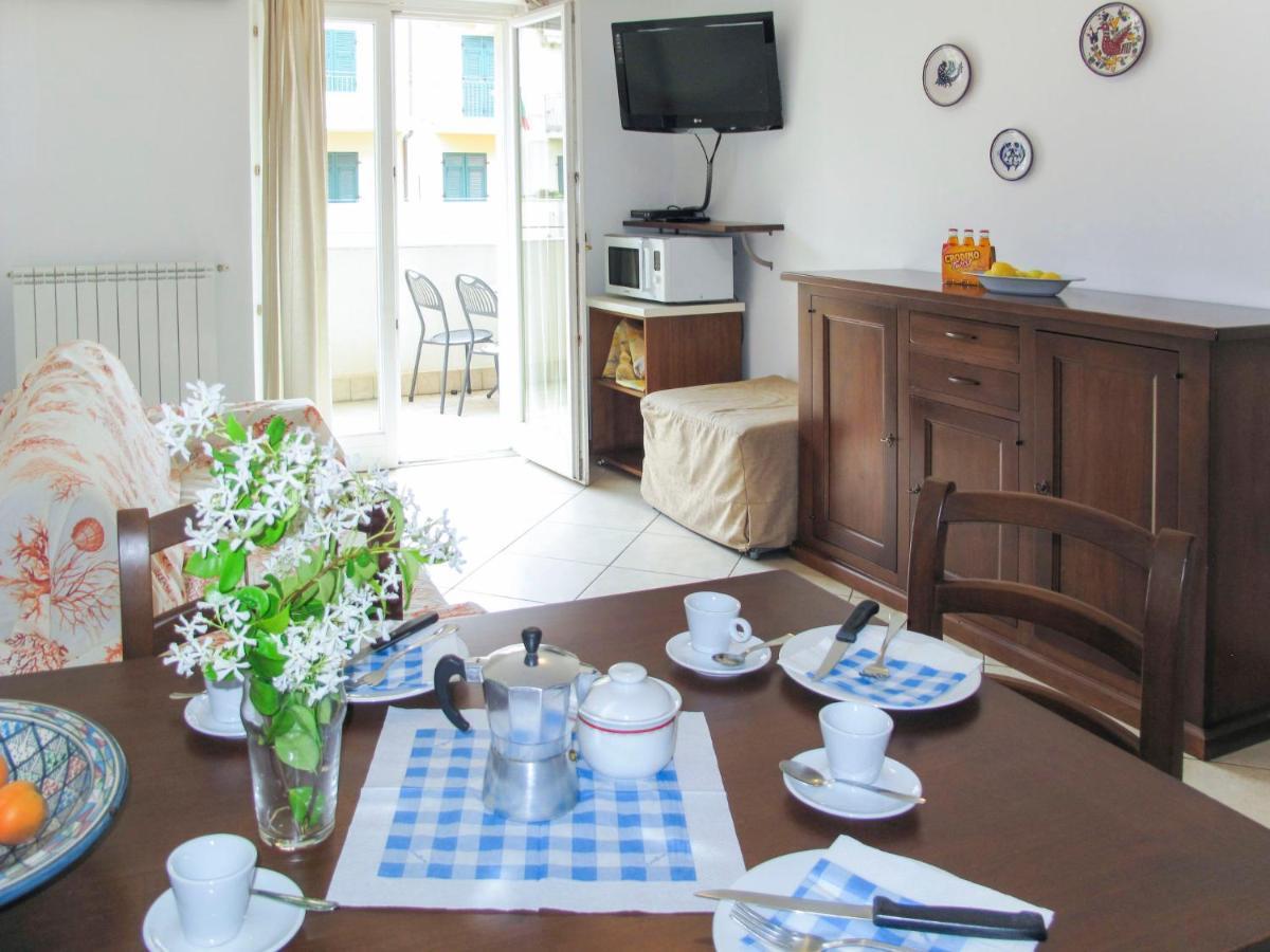 Apartment Cala Azzurra - Imp312 By Interhome Imperia Dış mekan fotoğraf