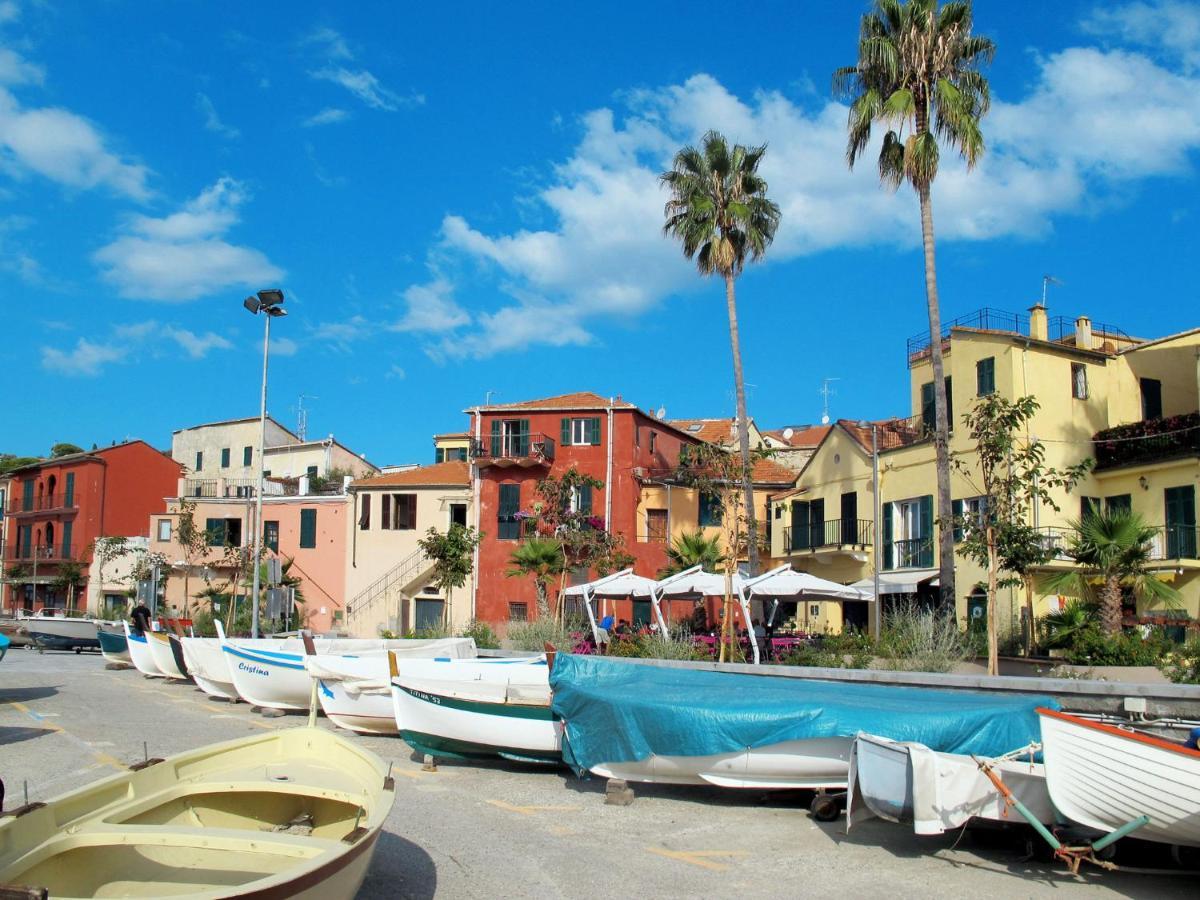 Apartment Cala Azzurra - Imp312 By Interhome Imperia Dış mekan fotoğraf